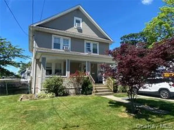 16 Burnett Avenue, Bay Shore, NY 11706