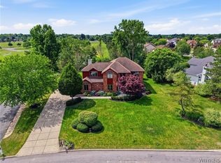 6236 Cloverleaf Dr, East Amherst, NY 14051