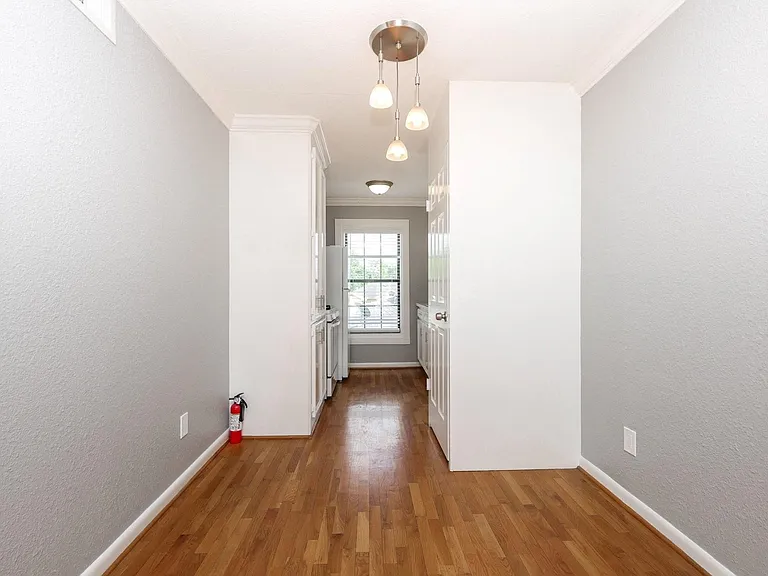 2919 Wentworth St #D — Photo 6