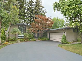 1261 Ridgeway Dr, Sacramento, CA 95822