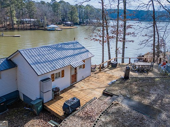 5th image of 1735 Campbell Rd