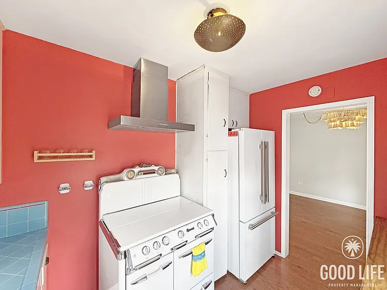 4519-21 Marlborough Dr — Photo 2
