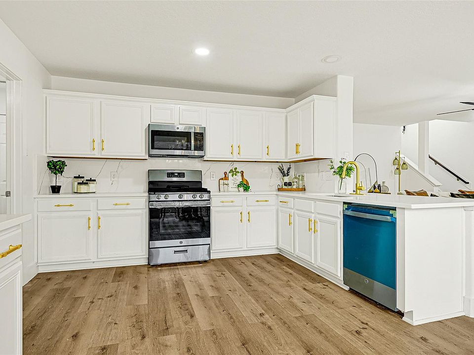 1st image of 1914 Rock Ridge Dr