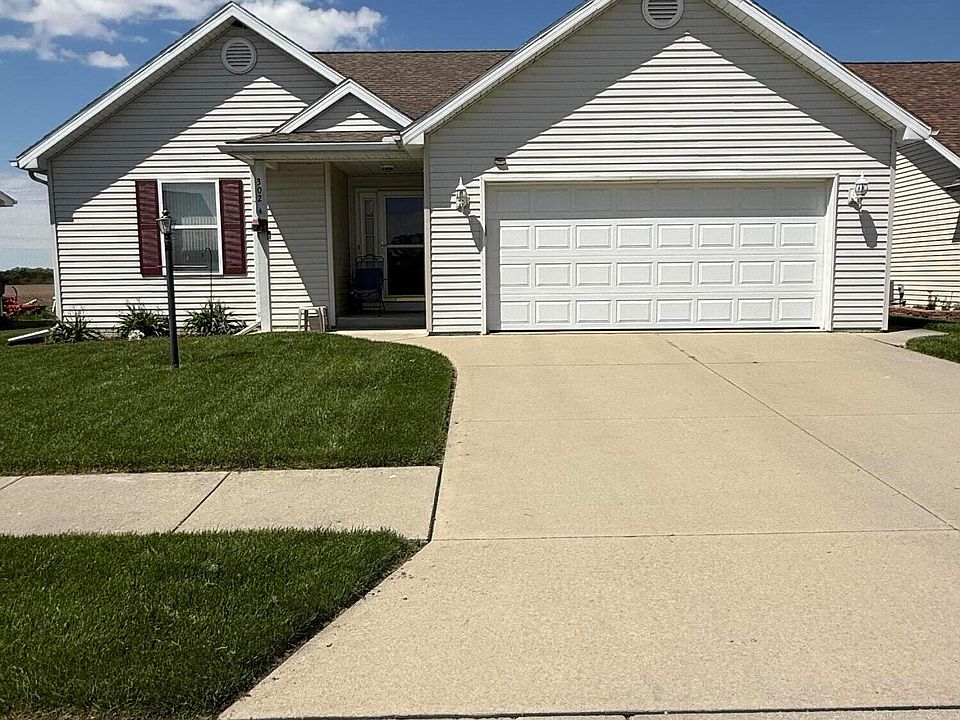 1st image of 302 Hidden Ridge Dr