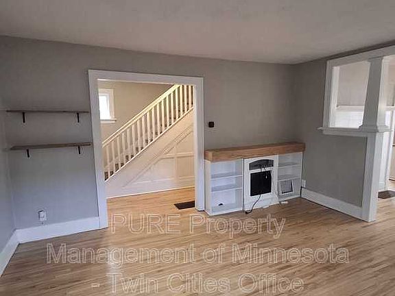 3rd image of 1367 Wellesley Ave