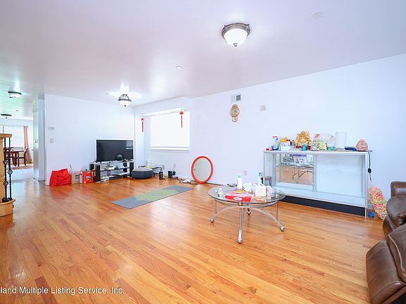5th image of 50 Pearsall St #B