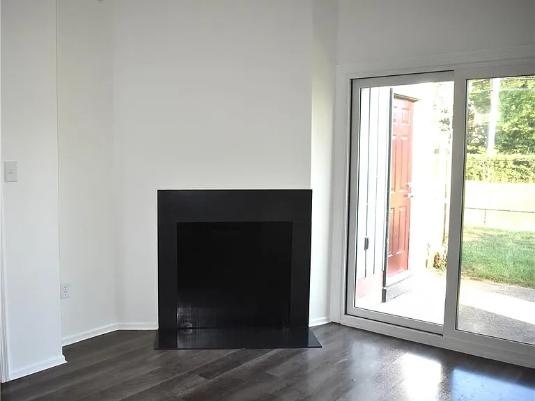 1604 Shenandoah Ct — Photo 6