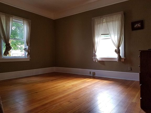 Master Bedroom (Main Floor)