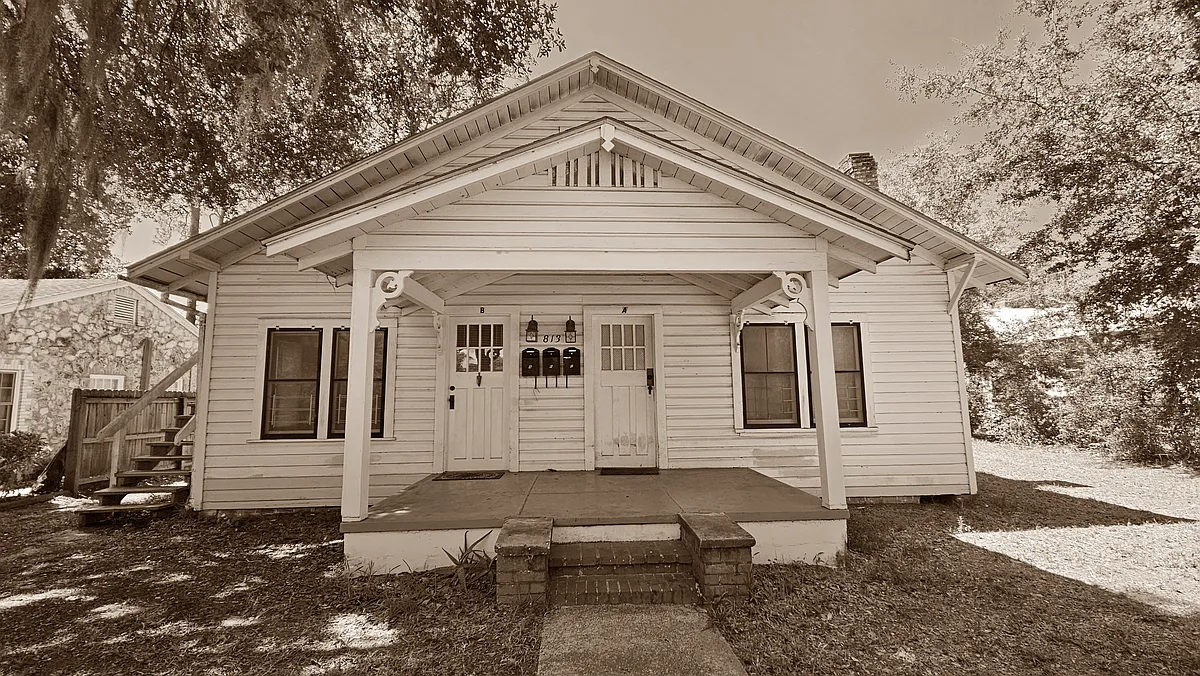 Photo 2 of 26 - 813 SE 2nd Ave #C - Gainesville, FL Building Photo - 813 SE 2nd Ave #C