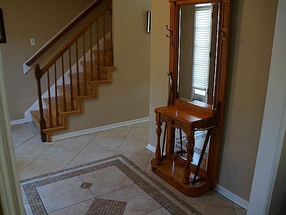 4th image of 143 Lake Point Dr