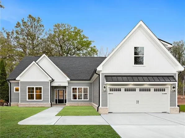 14669 Whippingham Pkwy, Carrollton, VA 23314