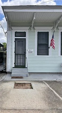 Building Photo - 217 Lavoisier St