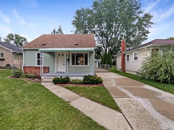18430 Wakenden, Redford, MI 48240