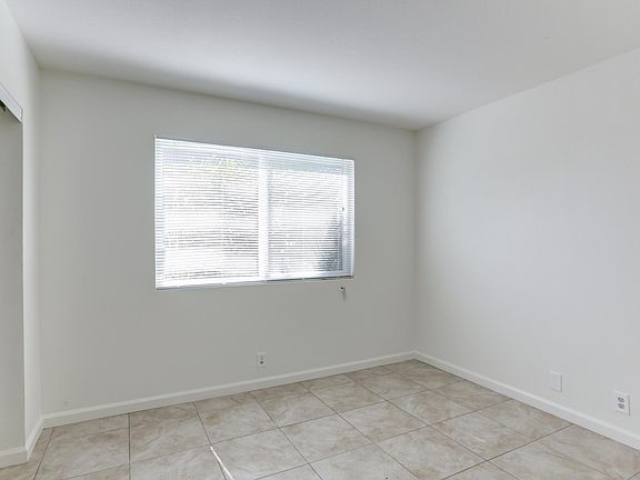 5th image of 225 E Foster St #6