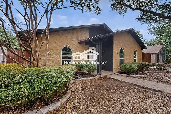 913 Overdowns Dr — Photo 4