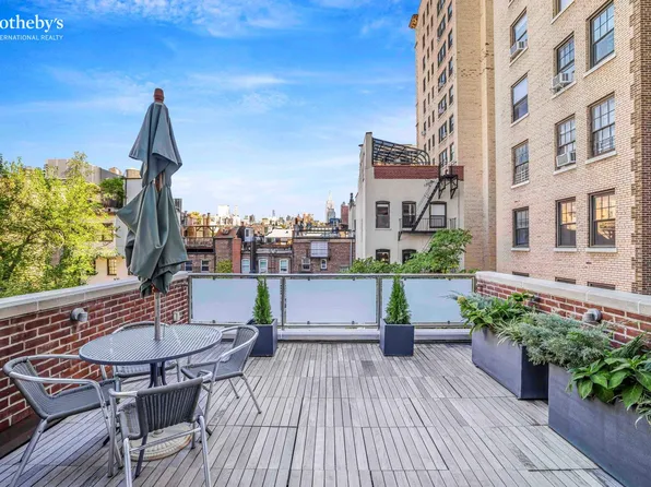 69 Washington Place image 20 of 25