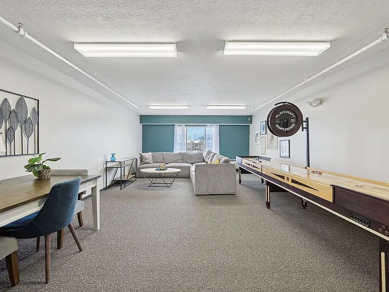 Somerset Place Apartments — Photo 44