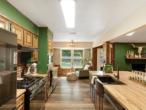4th image of 4513 Charles Ct