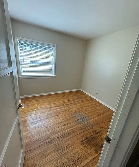 722 W 9th St — Photo 13