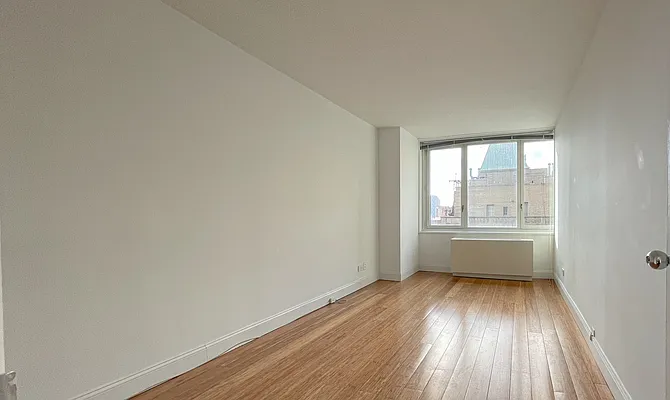 Rented by Lin Pan Realty Group LLC | media 18