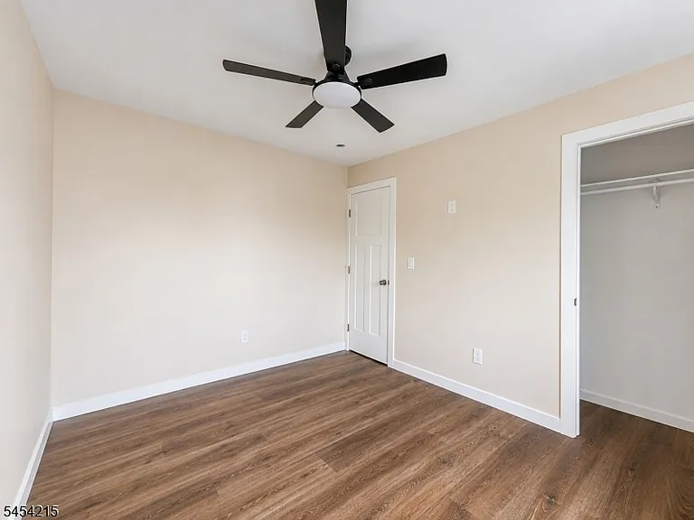 81 Ellen St #2 — Photo 12