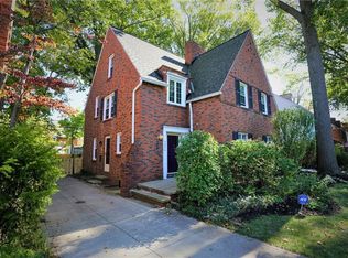3695 Sutherland Rd, Shaker Heights, OH 44122