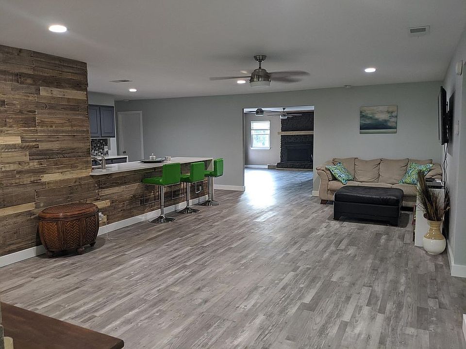 1st image of 305 Canyon Wren Dr