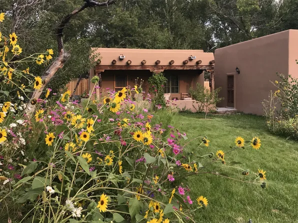 Estancia Serena 21 Shadow Ln, Chimayo, NM 87522