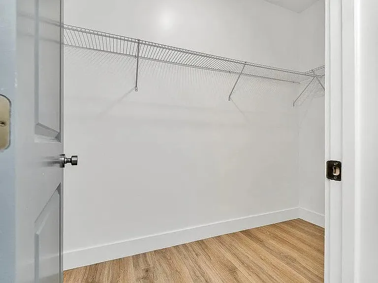 206 Essex Dr — Photo 14