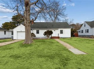 121 Cambridge Pl, Hampton, VA 23669