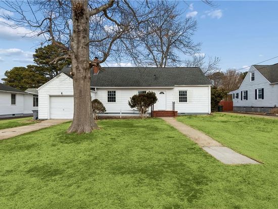 121 Cambridge Pl, Hampton, VA 23669