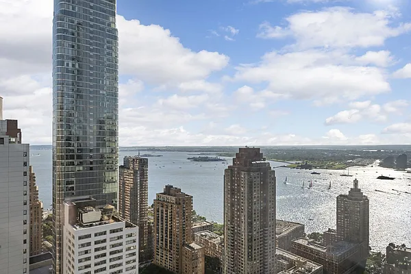 Rented by Compass | media 13