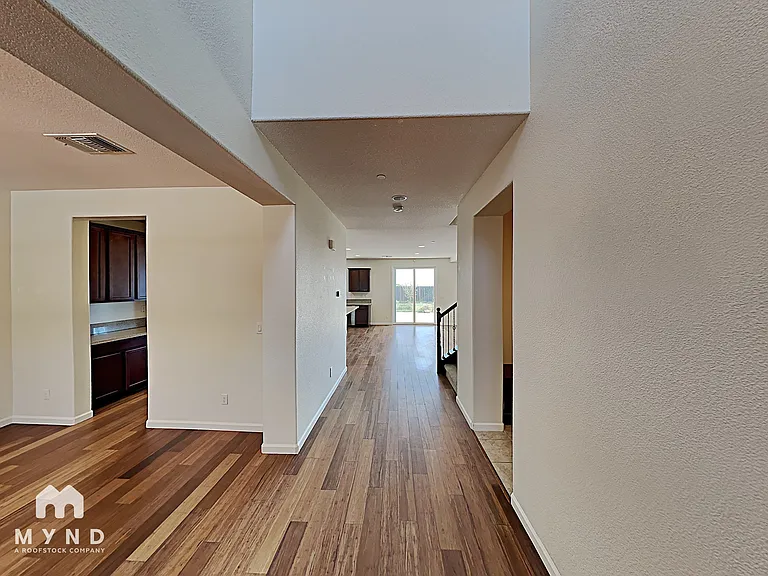 2367 Hancock Dr — Photo 2