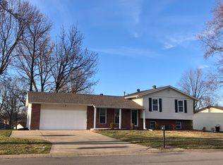 85 Park Charles Blvd N, Saint Peters, MO 63376