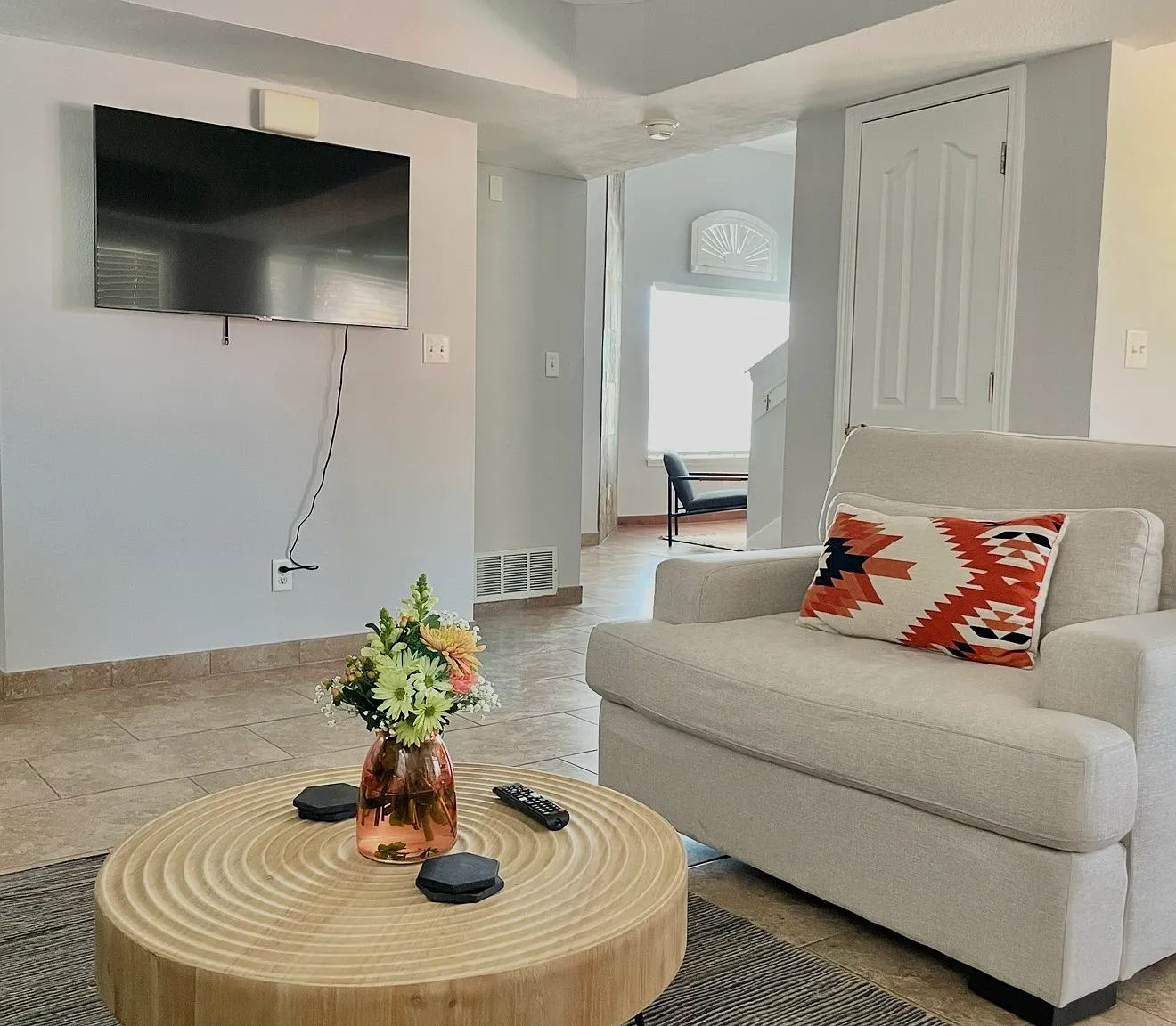3 bed, 2.5 bath, 1797 sqft, $1,950 — Photo 3