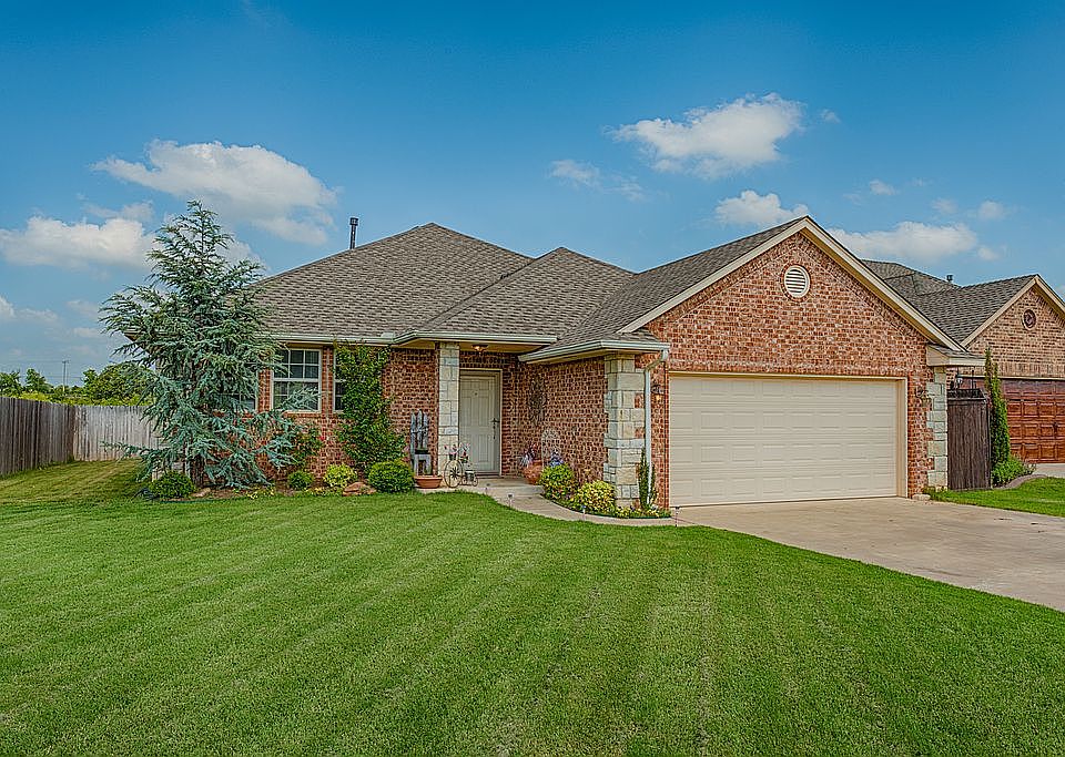 2nd image of 1700 Brook Dr