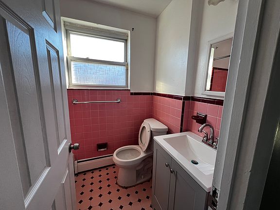 5th image of 813 Solly Ave Floor 2