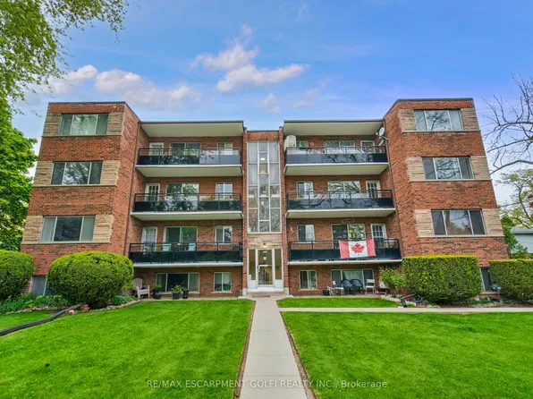 2433 1st St #9, Burlington, ON L7R 1C7