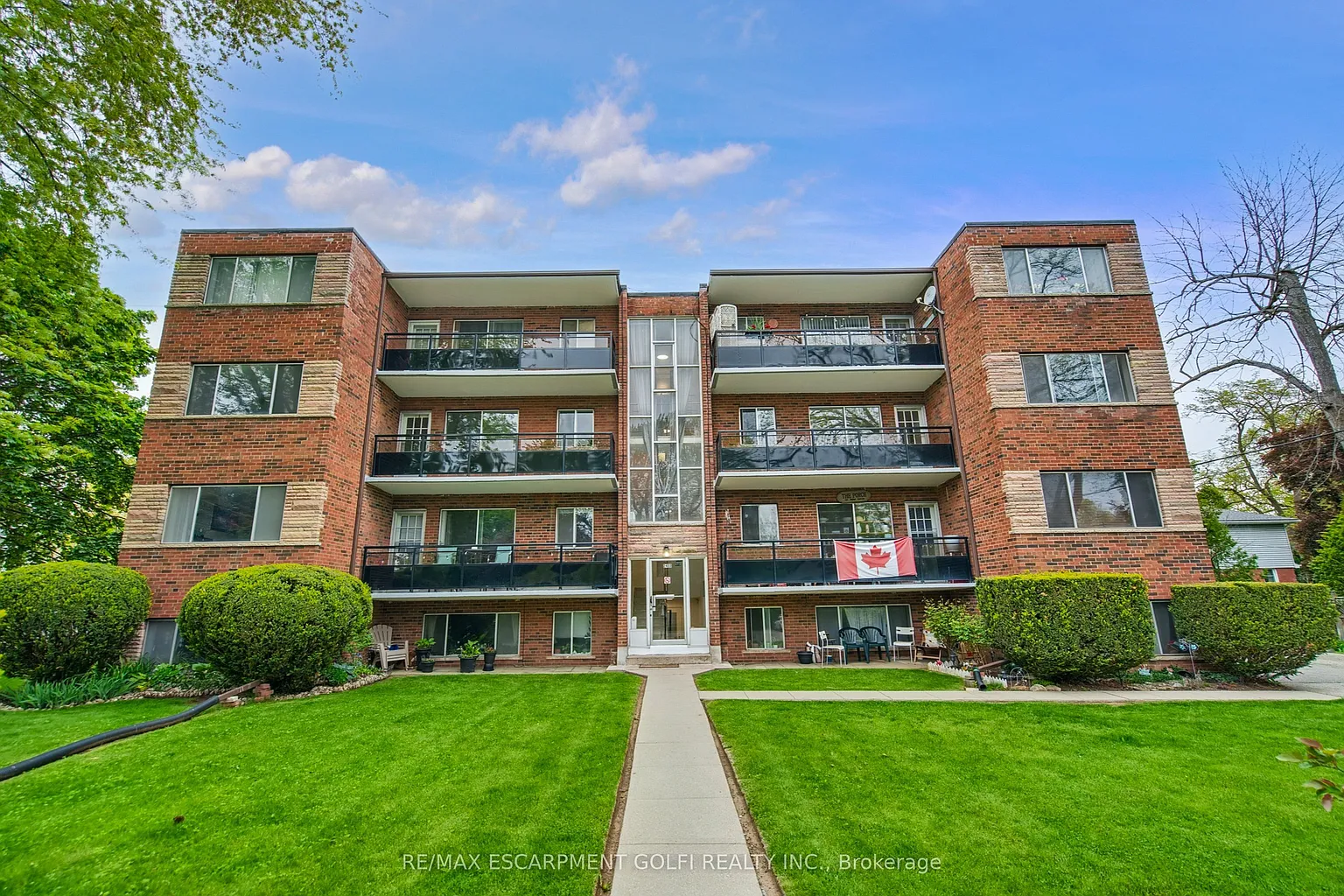 2433 1st St #9 photo 1