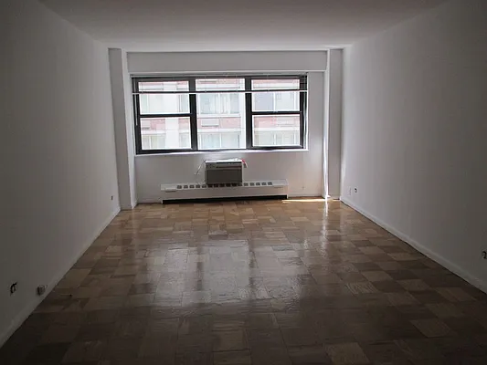 Rented by Carlyle Property Management | media 8