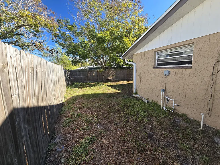 9004 Saint Regis Ln — Photo 14