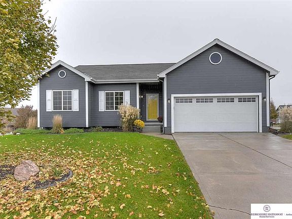 2nd image of 1919 Southview Dr