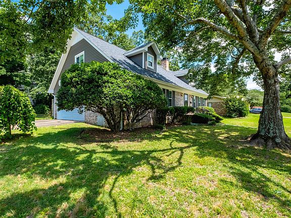3rd image of 3011 Echo Valley Dr
