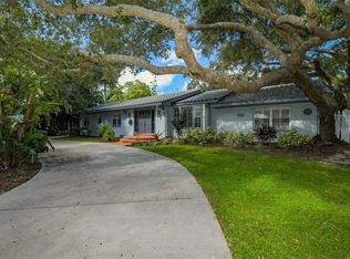 1723 South Dr, Sarasota, FL 34239