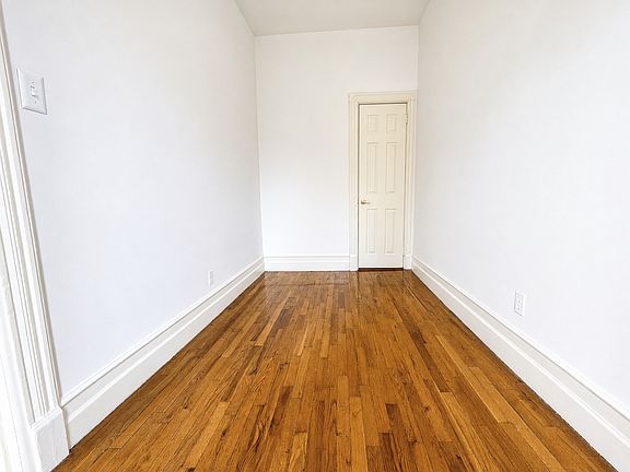 4th image of 971 Lexington Ave APT 4A