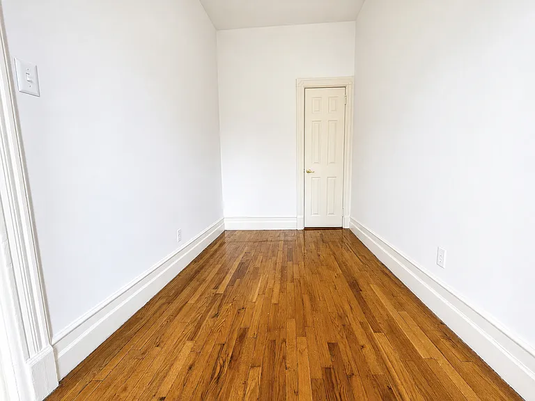 971 Lexington Ave #4A — Photo 4