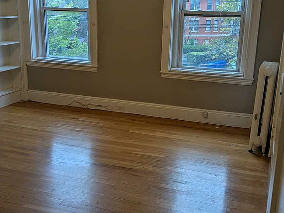 3rd image of 187 Winthrop Rd #3