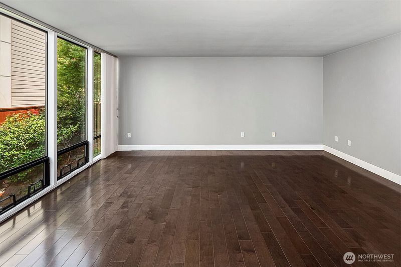 5th image of 4561 Lake Washington Boulevard NE #201