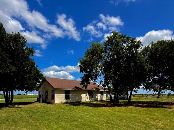 665 County Road 405, Gainesville, TX 76240