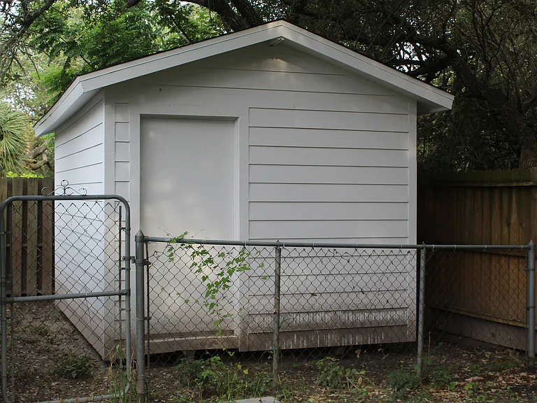 1414 N Live Oak St — Photo 9